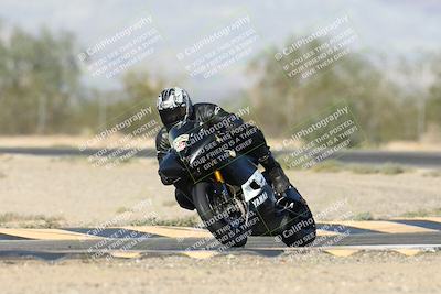 media/Nov-16-2025-Race Pace (Sun) [[8c5fa54630]]/Verified Riders/2-Turn 7 (945am)/